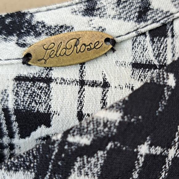 NEW LEILA ROSE Long Sleeve Reversible Seamed Fit & Flare Dress Sz 10 Black Ivory - Picture 10 of 14